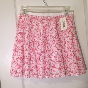 🌟3/$15 Sale!!🌟NWT Cute floral F21 mini skirt